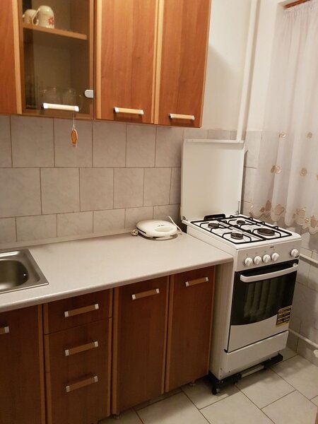 Drumul Taberei, Ghencea, str. Gheorghe Latea, metrou Favorit, STB 41